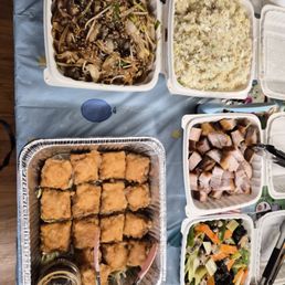2 orders in each container, 2lbs roast pork...minus 2 pieces missing