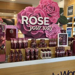 Bath & Body Works - Flirty Rose