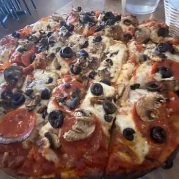 Exlines' Best Pizza in Town - Lawddd! The Exliner Meat Pizza - Pizza Near Me - Memphis, Tennessee