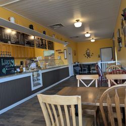 Farmhouse Coffee and Ice Cream - Welcoming interior