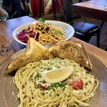 Tap & Barrel - Convention Centre - Comfort Food Near Me - Vancouver, British Columbia