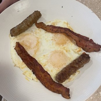 Breakfast Clubb - Eggs, bacon & sausage - Pancakes Near Me - Fort Wayne, Indiana Breakfast Clubb - Eggs, bacon & sausage - Pancakes Near Me - Fort Wayne, Indiana