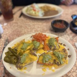 Los Barrios Mexican Restaurant - Half order of Nachoa à la Butler