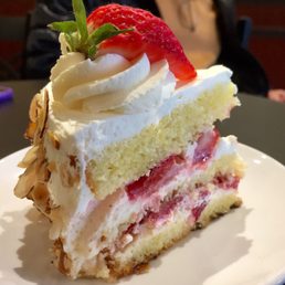 Fresh Strawberry Cake