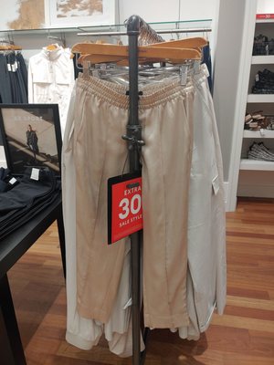 Banana Republic by null