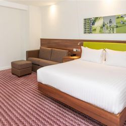Hampton by Hilton Sheffield - Guest room