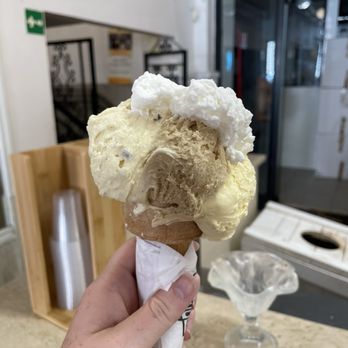 Palazzo del Freddo Giovanni Fassi - Egg nog, coffee, vanilla bourbon - Gelato Near Me - Roma, AG