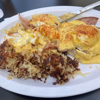 Downtown Cafe by JL - Classic eggs Benedict - Breakfast & Brunch Near Me - Oxnard, California