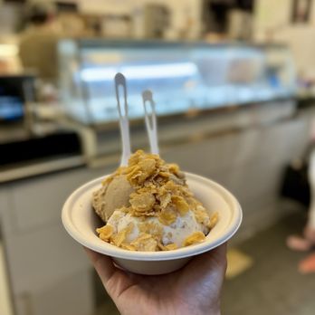 Humphry Slocombe - Salted caramel + secret breakfast with corn flakes - Ice Cream & Frozen Yogurt Near Me - San Francisco, California Humphry Slocombe - Salted caramel + secret breakfast with corn flakes - Ice Cream & Frozen Yogurt Near Me - San Francisco, California