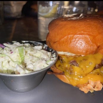 Le Chick - La Reina burger - Cocktail Bars Near Me - Miami, Florida