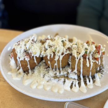 House Kitchen & Bar - Sweet corn tamale cakes. Appetizer but ate as entree. Sweet and savory. - New American Near Me - Sacramento, California House Kitchen & Bar - Sweet corn tamale cakes. Appetizer but ate as entree. Sweet and savory. - New American Near Me - Sacramento, California