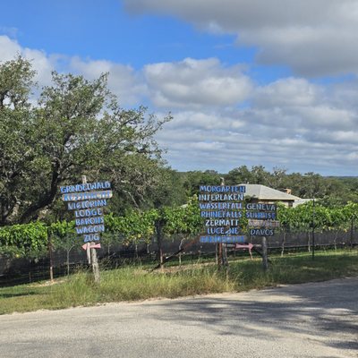 Barons CreekSide by null