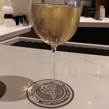 Woodside Grill - Sauvignon Blanc, a generous pour - Bars Near Me - Anderson, California