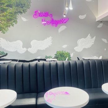 Devil & Angel Desserts - Inside seating area - Bubble Tea Near Me - Concord, California
