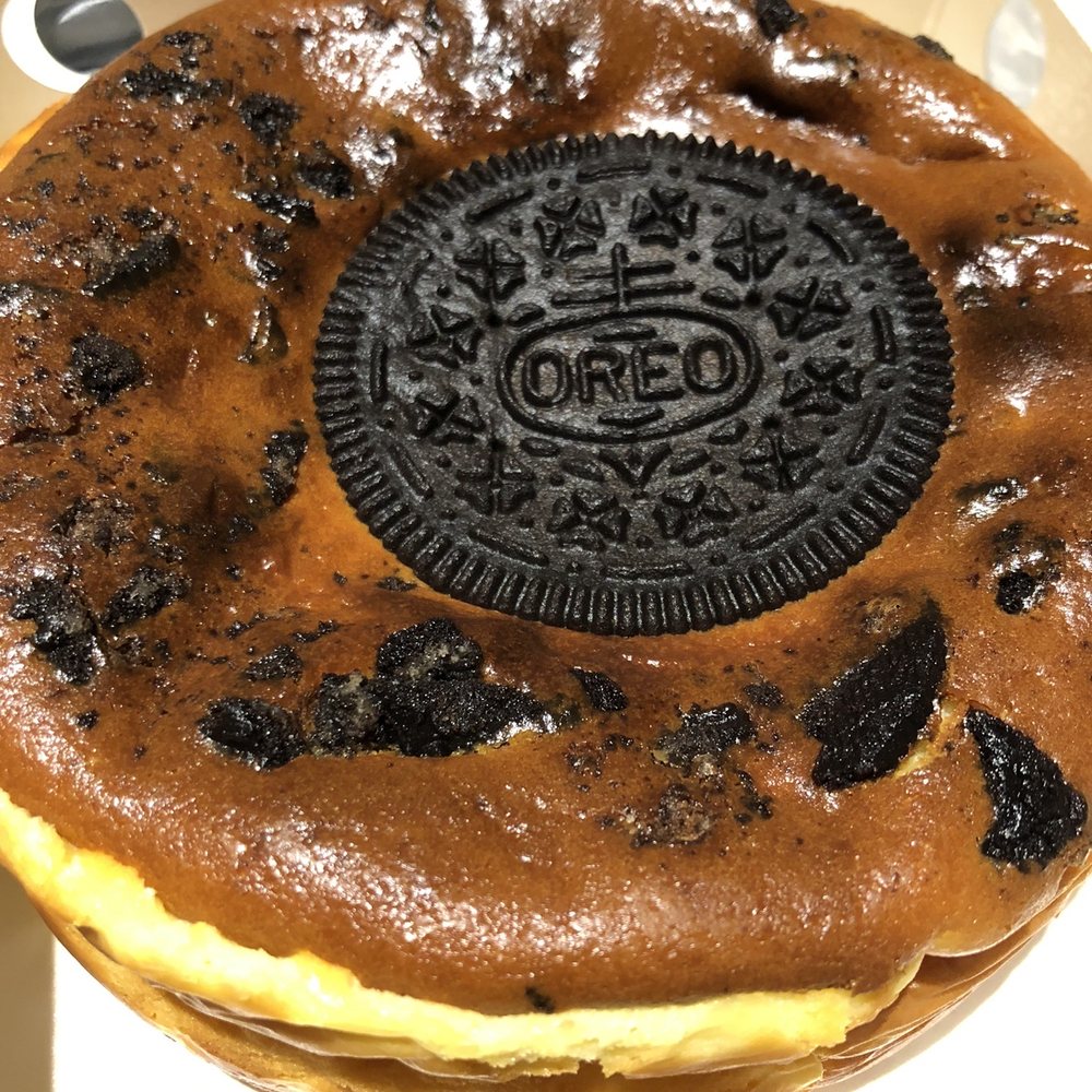 Uncle Tetsu - Top view of Oreo basque cheesecake - Bakeries Near Me - Daly City, California