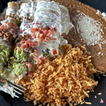 Metzli Cocina Bar - Chimichanga tricolor - Mexican Near Me - Richland, Washington Metzli Cocina Bar - Chimichanga tricolor - Mexican Near Me - Richland, Washington