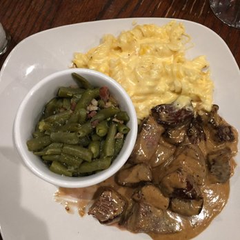 Hubbard's Off Main - Steak tips with Mac & heaven (I mean, cheese) & green beans - Southern Near Me - Oxford, Alabama