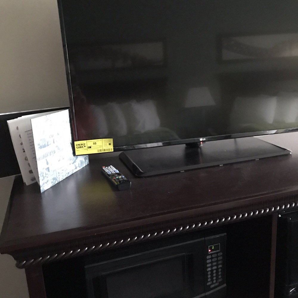 Cedar Point's Express Hotel - Brand new tv! - Hotels Near Me - Sandusky, Ohio Cedar Point's Express Hotel - Brand new tv! - Hotels Near Me - Sandusky, Ohio