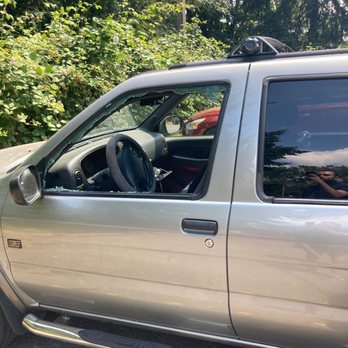 Grandview Off Leash Park - Other person's window. - Dog Parks Near Me - SeaTac, Washington