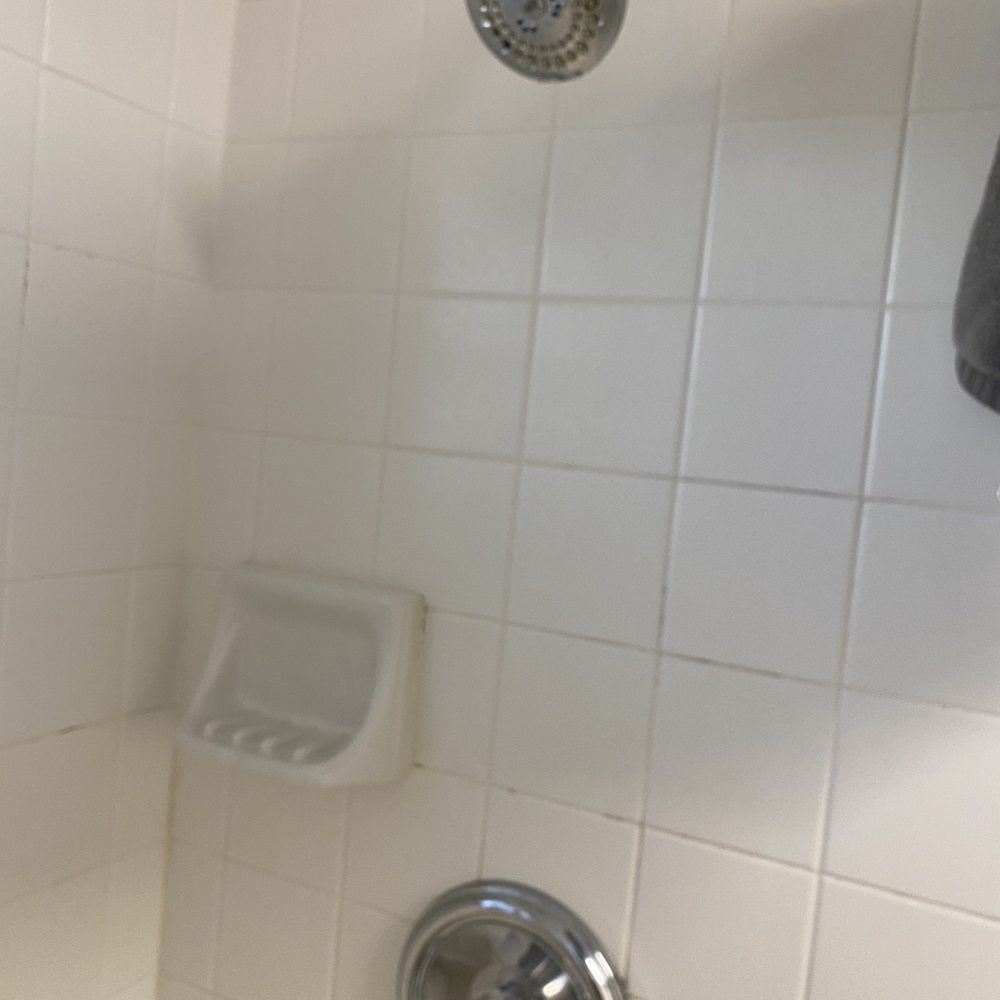 Tarpon Tale Inn - Shower, low water pressure (Tarpon Cottage) - Hotels Near Me - Sanibel, Florida Tarpon Tale Inn - Shower, low water pressure (Tarpon Cottage) - Hotels Near Me - Sanibel, Florida