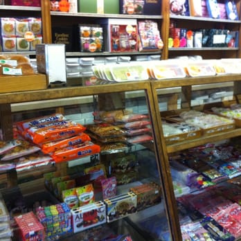 Fugetsu-Do - Store counter - tons of variety - Candy Stores Near Me - Los Angeles, California