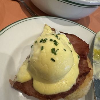 Sadelle's - Eggs Benedict - Breakfast & Brunch Near Me - Las Vegas, Nevada Sadelle's - Eggs Benedict - Breakfast & Brunch Near Me - Las Vegas, Nevada