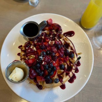SweetDiner - Vegan Waffle and Berries - Diners Near Me - Milwaukee, Wisconsin
