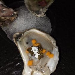 Oyster Bar - Caviar oyster