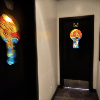 Moonshadows - Hallway to restrooms - Seafood Near Me - Malibu, California Moonshadows - Hallway to restrooms - Seafood Near Me - Malibu, California