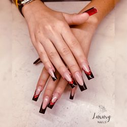 Luxury Nails & Spa