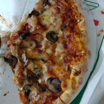 Gianelli's Pizza/Chicken Man - Sausage & Mushroom - Barbeque Near Me - Milwaukee, Wisconsin Gianelli's Pizza/Chicken Man - Sausage & Mushroom - Barbeque Near Me - Milwaukee, Wisconsin