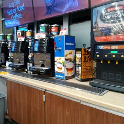 Royal Farms - Coffee area