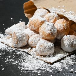 The Corner Crust Pizza And Brew - Zeppolis
