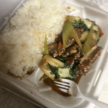 Gia Lai Restaurant - The serving size of the bokchoy and beef - Chinese Near Me - Modesto, California Gia Lai Restaurant - The serving size of the bokchoy and beef - Chinese Near Me - Modesto, California