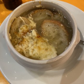 Le Clos Bourguignon - French Onion soup when I was done. Too light in color and almost no flavor at all. - Brasseries Near Me - Paris, 75