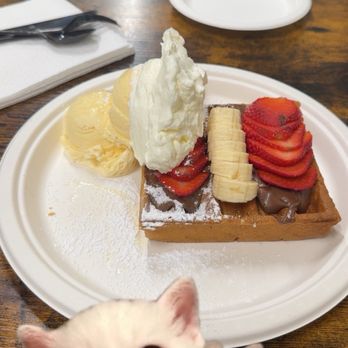 Waffle and Berry - Aussie's with ice cream (you can change the ice cream to açaí) - Waffles Near Me - Honolulu, Hawaii Waffle and Berry - Aussie's with ice cream (you can change the ice cream to açaí) - Waffles Near Me - Honolulu, Hawaii