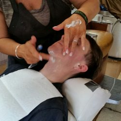 Ed's Barber Service - Shave in the old school style.