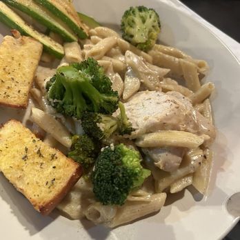 Fox's Pizza Downtown - Pasta alfredo - Italian Near Me - Brunswick, Georgia Fox's Pizza Downtown - Pasta alfredo - Italian Near Me - Brunswick, Georgia