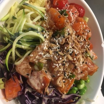 Moushi - Woooowww so delicious!!!! Salmon bowl - Sushi Bars Near Me - Pointe-Claire, Quebec