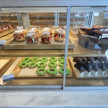 Paris Baguette - Bakeries Near Me - Midvale, Utah