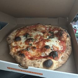 Brick Pizzeria Napoletana - Margherita