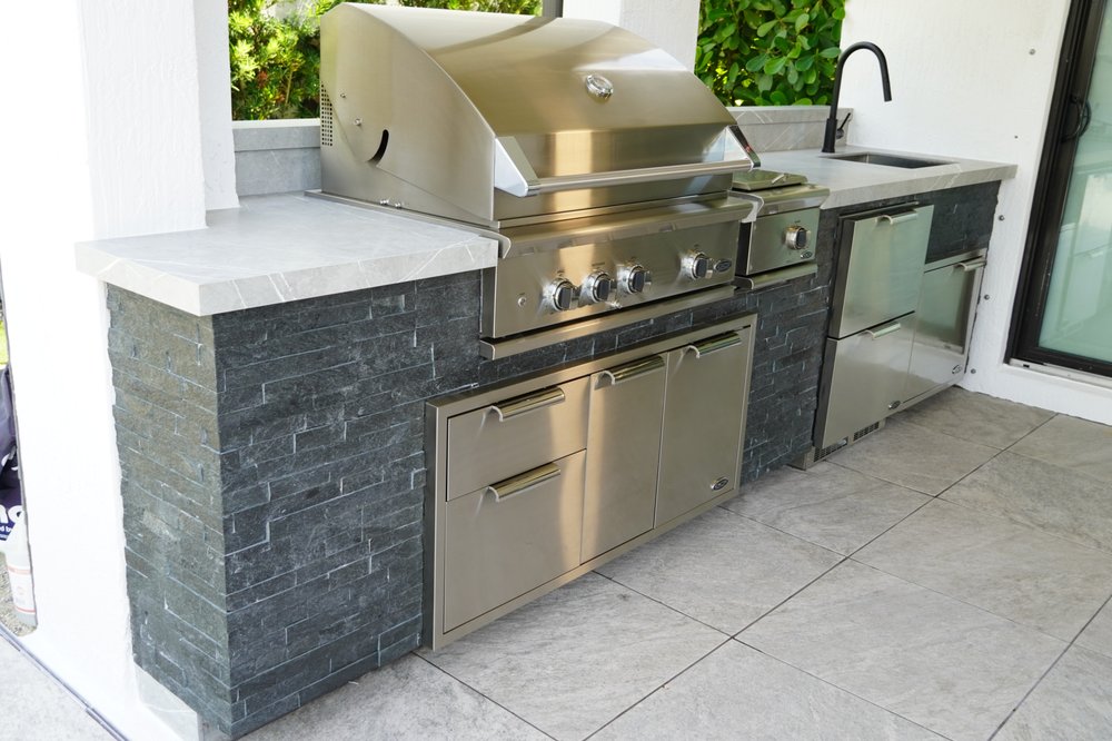 THE KING OF BBQ Updated September 2024 1021 S Rogers Cir, Boca