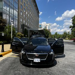 District Executive Limo - Wedding transportation