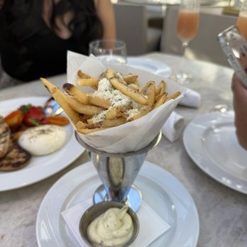 RH Rooftop Restaurant at RH Palo Alto - Truffle fries - Breakfast & Brunch Near Me - Palo Alto, California RH Rooftop Restaurant at RH Palo Alto - Truffle fries - Breakfast & Brunch Near Me - Palo Alto, California