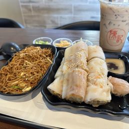 Chow mein (left), Zha Liang (right), milk tea in the back