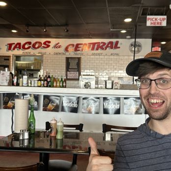 Tacos La Central - Front counter - Tacos Near Me - Grapevine, Texas