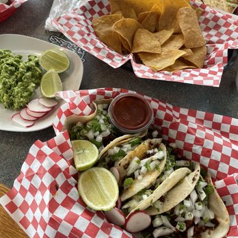 Taco Xpress - 4 Tacos Lunch Guacamole and Chips - Mexican Near Me - Charlotte, North Carolina Taco Xpress - 4 Tacos Lunch Guacamole and Chips - Mexican Near Me - Charlotte, North Carolina