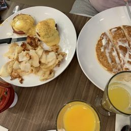Eggs Benedict