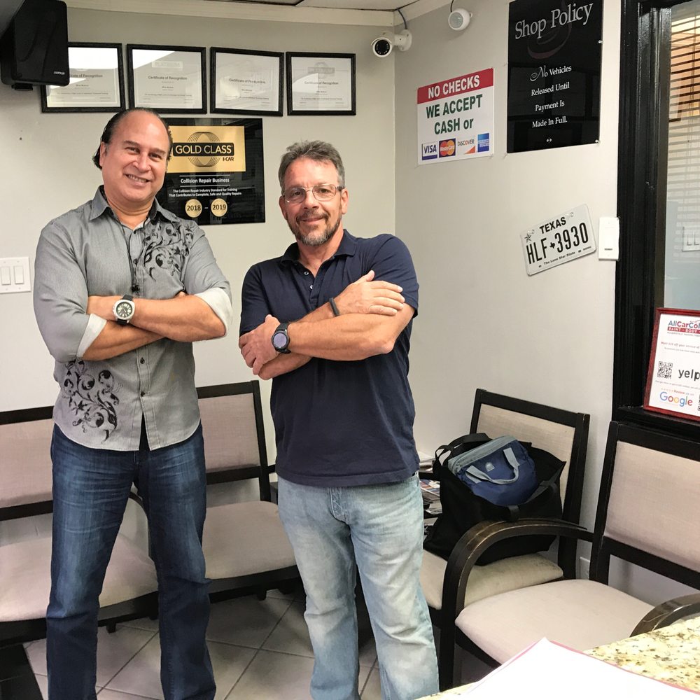 Visited with Bruce for an oil change.  Service with a smile and competitive pricing adds up to superb customer satisfaction.  :-)