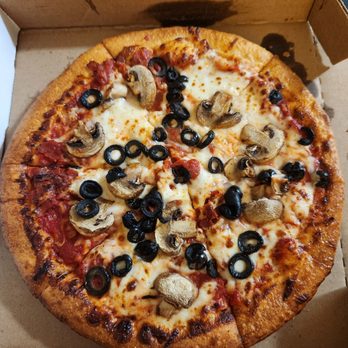 BiG AL’S Pizzeria - Pepperoni, mushroom and olive pizza with barely any pepperoni - Pizza Near Me - Orange, California